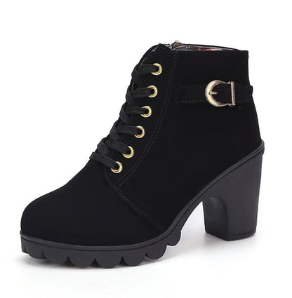 ALVÉA™ | Bottines à Talon Structuré & Détail Boucle