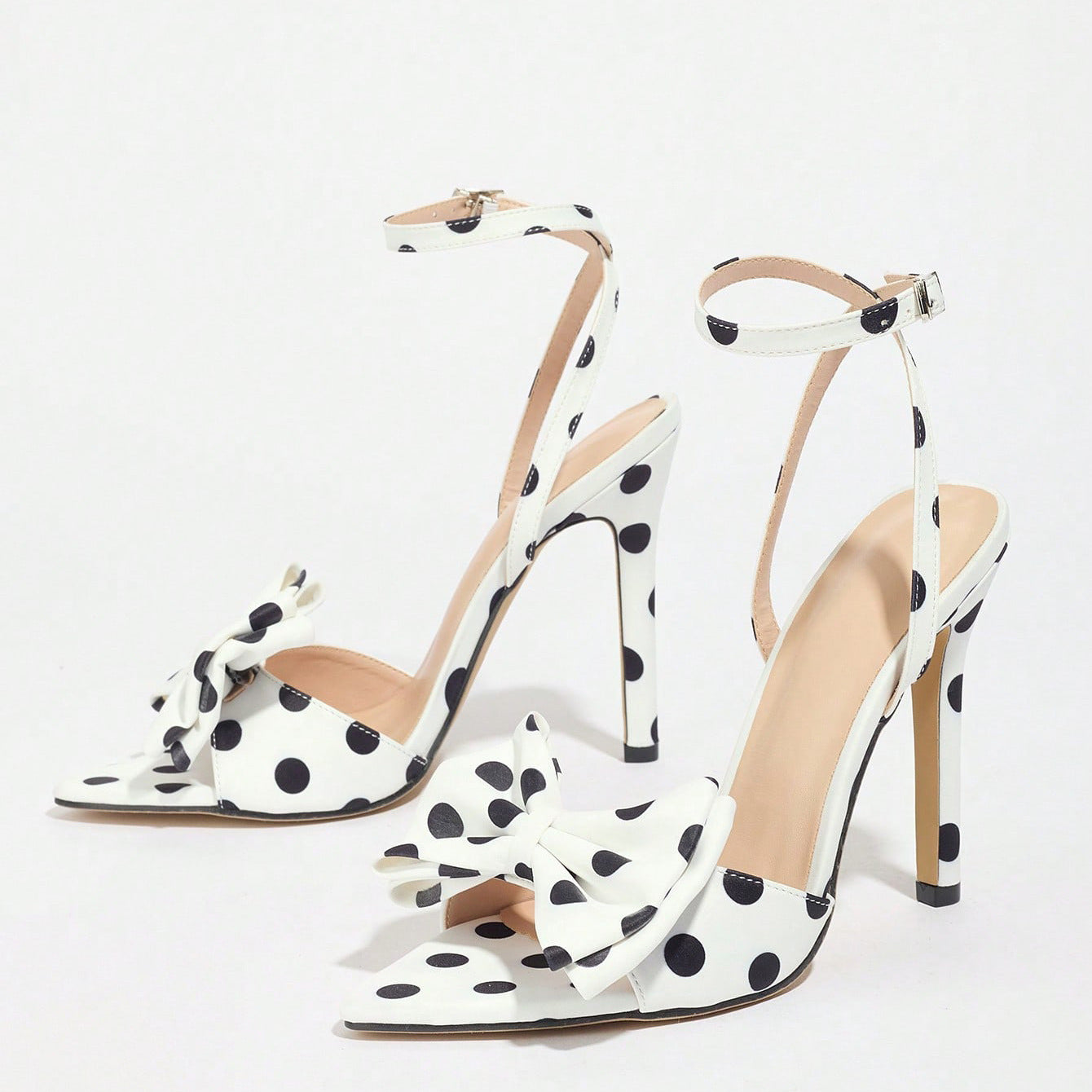 Escarpins en soie luxe et élégants