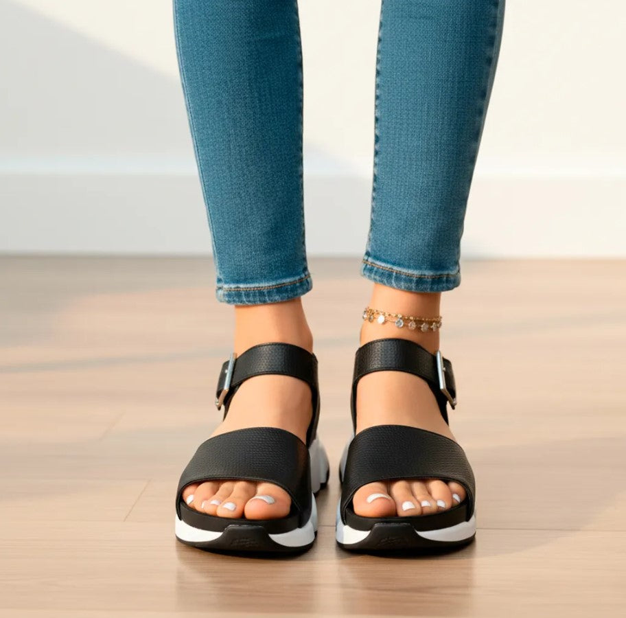 Sandales en cuir synthétique à bout ouvert